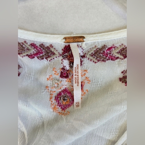Free People Women's Embroidered Tunic Size XS Ivory/Burgundy Peasant Button - Picture 4 of 8